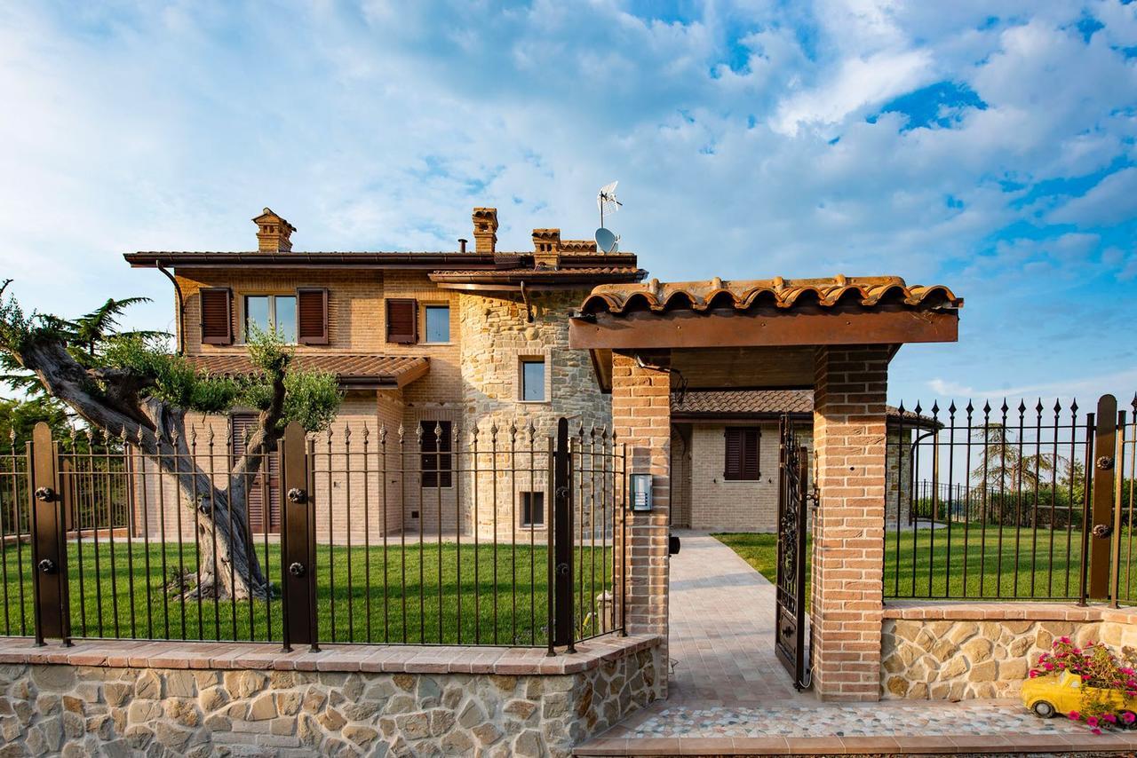 B&B Madonna Carradori Country Offagna Exterior photo